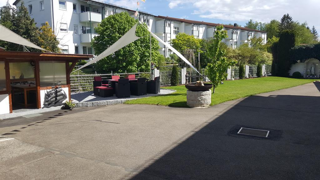 Burgauer Hof Apartamento Exterior foto